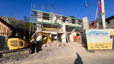 Willkommen im Wohnparadies: Moderne Doppelhaushälfte mit traumhaftem Ausblick in Mahlberg