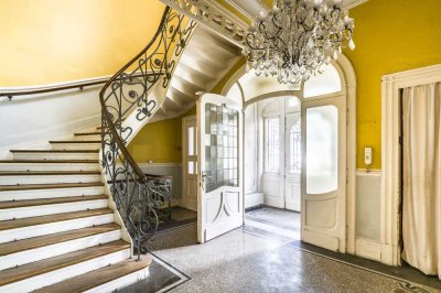 NEU *Paul & Partner* SELTENE GELEGENHEIT: HISTORISCHE STADTVILLA – EIN JUWEL FÜR LIEBHABER