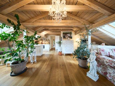 Dachgeschoßwohnung mit Flair