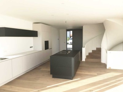 Exklusive Doppelhaushälfte in Münsing. Modernes Wohnen in Seenähe.