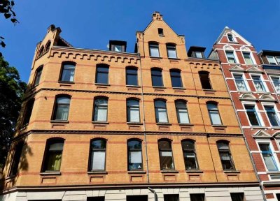 Kernsanierte, stilvolle, neuwertige und helle 4-Zimmer-Wohnung mit Balkon in Hannover-Linden