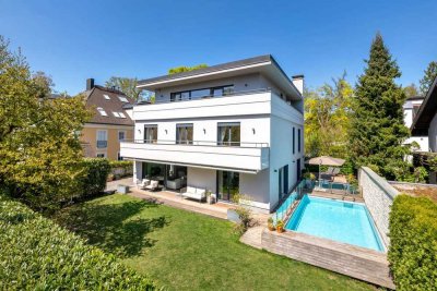 Großzügig, individuell und perfekt für Familien: Exklusive Villa mit Garten und Pool