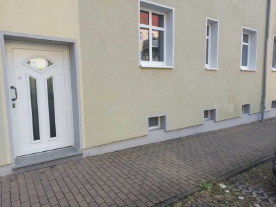 Attraktive 2-Zimmer-Terrassenwohnung mit Stellplatz  in 06112  Halle (Saale)