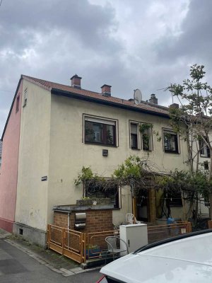Günstiges 4-Zimmer-Doppelhaus-Haus-Hälfte in Mannheim Sandhofen