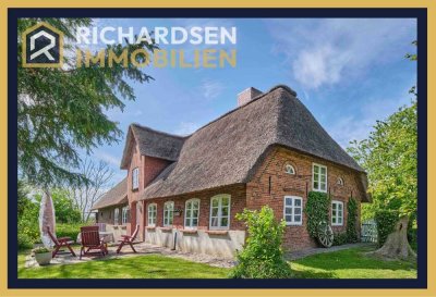Reetdachhaus mit viel Charme auf einem idyllisch und ruhig gelegenen Grundstück