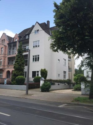 2 Zimmer mit Wohnküche , Bad, GWC mit Dusche