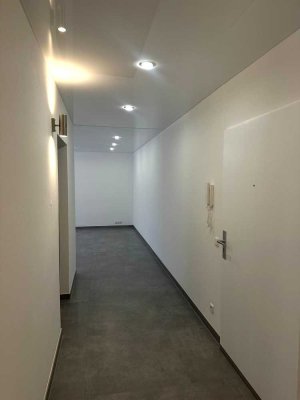 Modern sanierte Wohnung mit Balkon