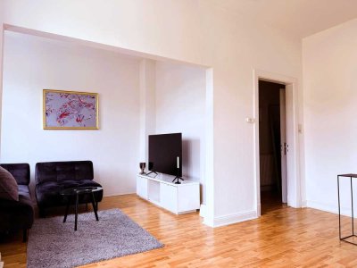 Altbauliebhaber aufgepasst! Geschmackvolle 2-Zimmer-Wohnung mit Balkon in bevorzugter Wohnlage.