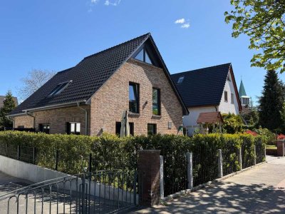 Moderne Doppelhaushälfte Baujahr 2023 mit EBK, Wärmepumpe und großer Süd West Terrasse