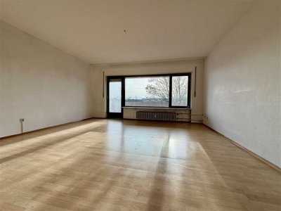 Helle 3 Zimmer-Wohnung mit Balkon und PKW-Stellplatz