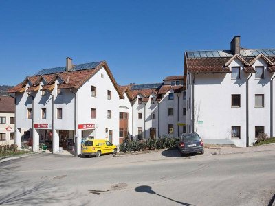Eschenau. 3 Zimmer Mietwohnung mit Tiefgaragenplatz.