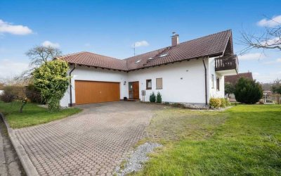 Schöne 2-Zimmer Wohnung mit modernem Bad, Einbauküche und eigenem Stellplatz in Abtsgmünd