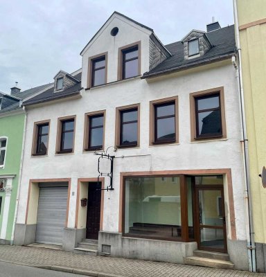 Reihenhaus mit Gewerbefläche zentral am Markt