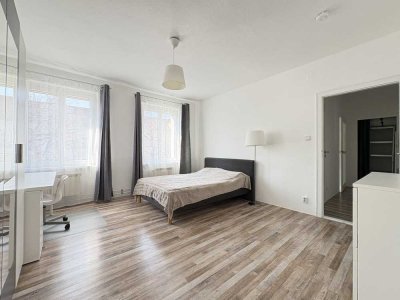 Lichtdurchflutete und bezugsfreie 1-Zimmer-Wohnung in Berlin-Adlershof: provisionsfrei