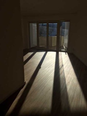 Renovierte 2-Raumwohnung mit Balkon und Einbauküche in Eisenberg