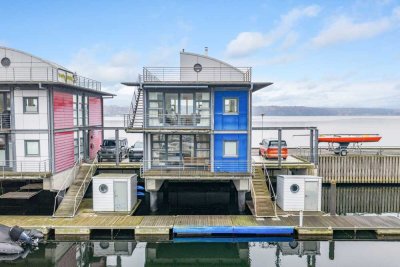 Zwischen Himmel, Hafen und Horizont – Wohnen, wo die Förde Ihr Zuhause mit Bootsliegeplatz umarmt!
