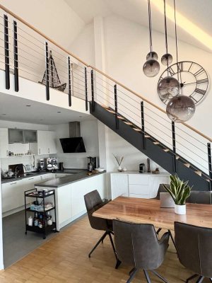 Helle 3-Zimmer-Maisonettewohnung mit Galerie, Dachterrasse & Garage