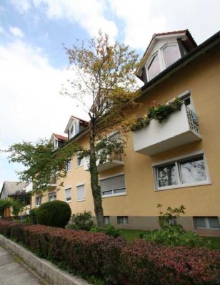 Gepflegte, helle 3-Zimmer-Wohnung mit Einbauküche Nähe Ostpark