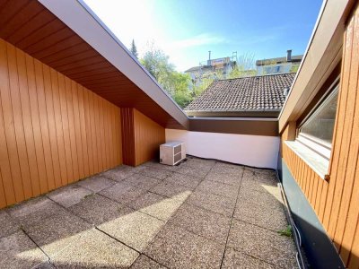 Großzügige 2 Zimmer Dachgeschosswohnung