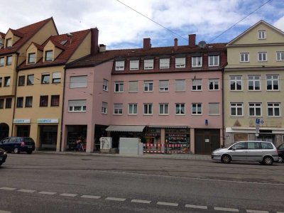 Attraktive vollständig renovierte 3-Zimmer Wohnung im 3. OG in Augsburg-Innenstadt