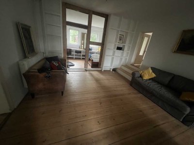 Leben im Grünen: Möblierte Wohnung mit vier Zimmern und eigenem Garten
