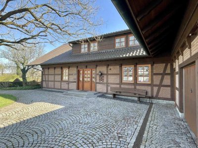 Großzügiges Einfamilienhaus mit Bauplatz