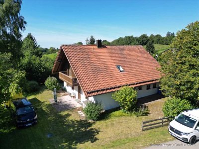 Charmantes Einfamilienhaus mit Garten und Garage in Rettenbach