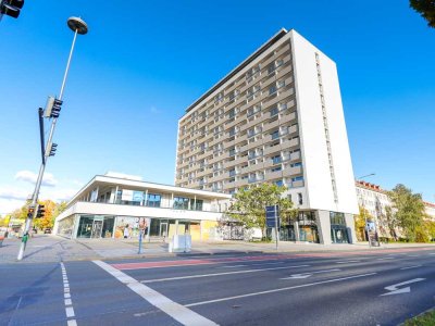 Lichtdurchflutete Eleganz: Stilvolle 4-Zi.-Wohnung mit zwei Bädern, moderner EBK & Loggia