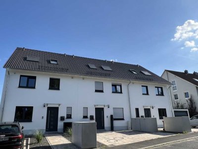 Neubau - Tolles Reihenmittelhaus mit vielen Extras zu vermieten !