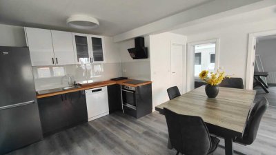 Neuwertige moderne 3-Zimmer-Wohnung in Bestlage, Erstbezug nach Sanierung! (WE 4)