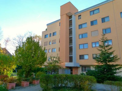 Geräumige 3-Zimmer- EG-Wohnung mit eigenem Garten