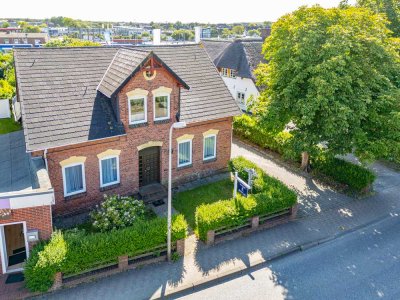 Historische Stadtvilla im Mischgebiet (Gewerbe/Wohnen) mit vielfältigen Nutzungsmöglichkeiten!