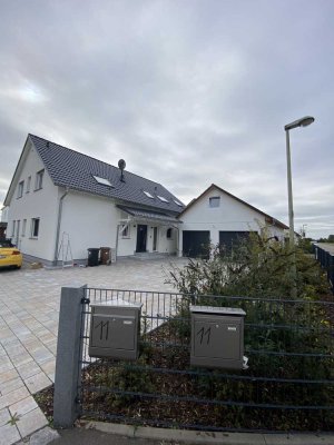 Ansprechende, neuwertige 3-Zimmer Etagen Wohnung  mit gehobener Ausstattung in Odelzhausen/Höfa