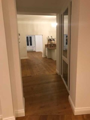Schöne Altbauwohnung mit 4 Zimmern und Balkon mitten in Kempen