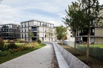 Geschmackvolle 2-Zimmer-Penthouse-Wohnung am Bürgerpark mit Südbalkon, EBK, TG-Stellplatz