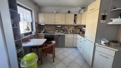 N-Katzwang ! Helle 3-ZW, 87 m², Balkon, Einbauküche, 2.OG mit Aufzug.