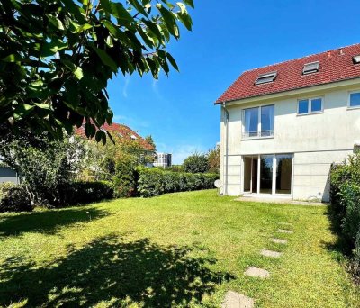 KL-PRE-Park - Attraktives Reihenendhaus mit Garten und zwei Carports