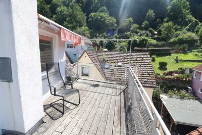 **5 Zimmer Maisonettewohnung mit EBK und Dachterrasse *