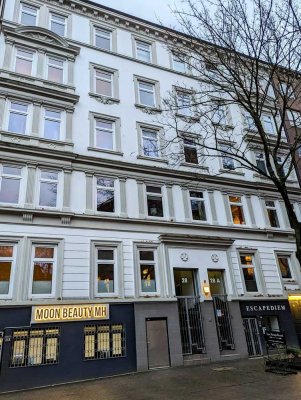 Altbaucharme für Singles – 2 Zimmer  Wohnung im Herzen von St. Georg