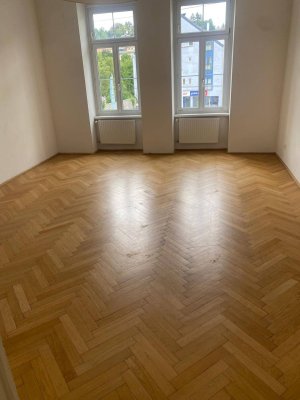 * Toplage: Gepflegter Altbau mit Hofbalkon zum lauschigem Garten! *