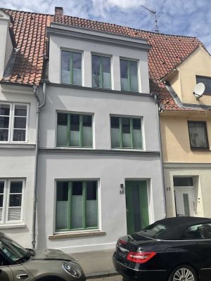 Einzigartiges Stadthaus auf der Lübecker Altstadtinsel – Geschichte und Design in perfekter Harmonie