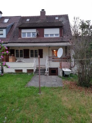 Kleines Siedlungshäuschen mit 2 kleinen Wohnungen / für Investoren: Mieteinnahme = 12.000€/Jahr