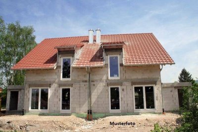 Ausbauchance! Reihenhausanlage (3 Einheiten) im unfertigen Rohbau