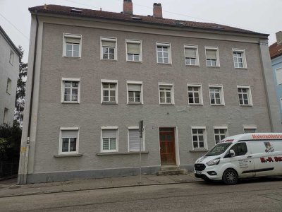 gepflegte helle super zentrale 3 Zimmer ETW mit Stellplatz im Innenhof, vermietet