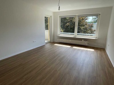 Helle 2 Zimmerwohnung mit Balkon
