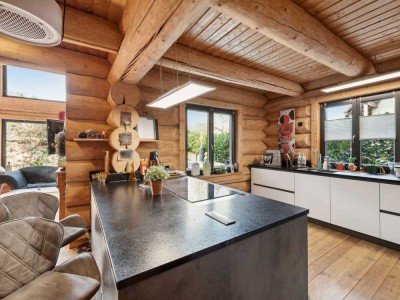 Stilvolles Blockhaus: Einfamilienhaus in idyllischer Lage von Sirchingen