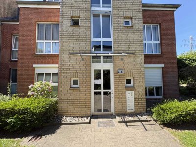Freie - Zimmerwohnung mit Terrasse und kleinem Garten in Hamburg-Rissen