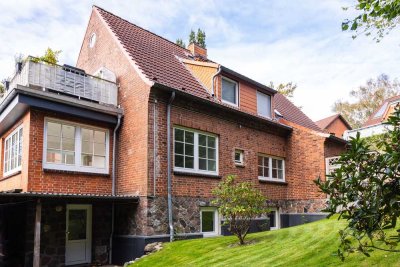 Im Auftrag: In Zweiter Reihe zur Ostsee – Stets modernisiertes Dreifamilienhaus in Eckernförde