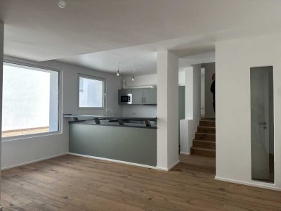Stilvolle 4-Zimmer-Obergeschosswohnung mit zwei Terrassen in begehrter Lage – ab sofort verfügbar