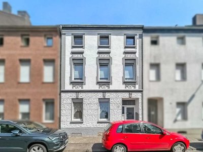 Solides Dreifamilienhaus mit großem Garten und Potenzial in Mönchengladbach-Rheydt